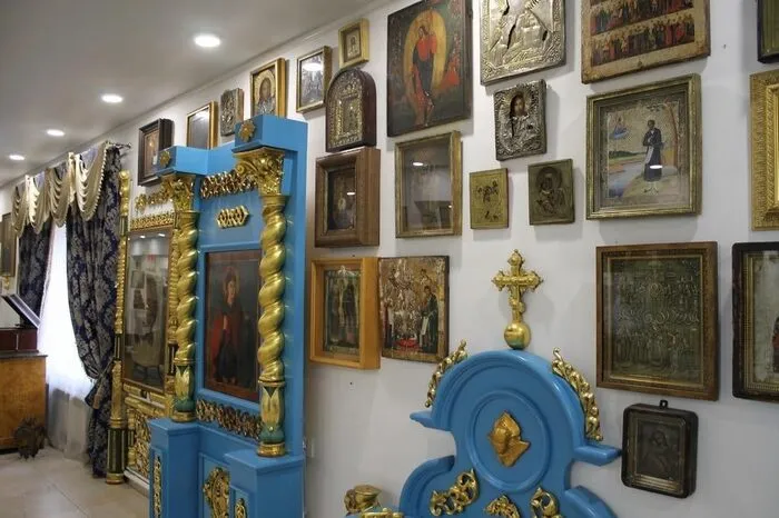Экспозиция в музее Льва Бардамова
